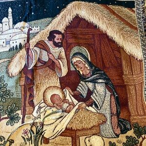 Unique Manger Throw. LN